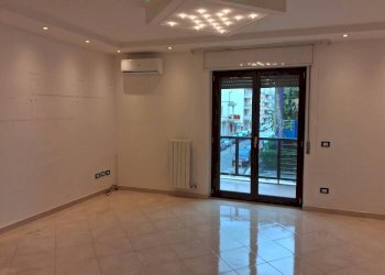 Salone - Quadrilocale via Venezia, 163, Taranto - foto 1