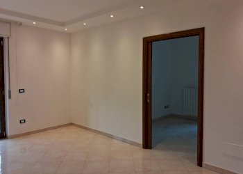 Salone - Quadrilocale via Venezia, 163, Taranto - foto 3