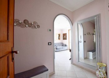 Ingresso - Trilocale via Santa Lucia, 14, San Michele Mondovì - foto 5
