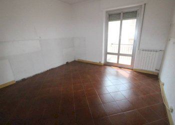 Camera da letto - Trilocale via Pieve di Teco, Genova (zona Prà) - foto 12