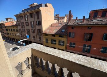 Balcone - Quadrilocale via San Felice, 118, Bologna (zona Centro Storico) - foto 4
