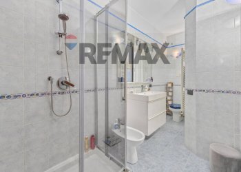 Bagno - Villa Bifamiliare via Col di Lana
 
17, Monza - foto 20