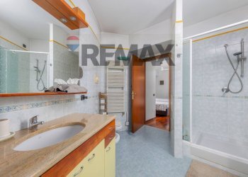 Bagno - Villa Bifamiliare via Col di Lana
 
17, Monza - foto 27
