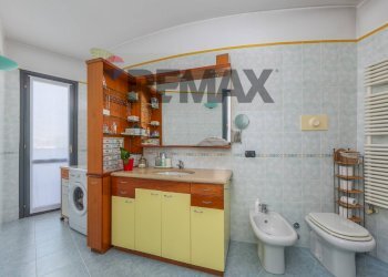Bagno - Villa Bifamiliare via Col di Lana
 
17, Monza - foto 28