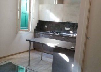 Cucina - Trilocale via delle Rose, Modena (zona Centro Storico) - foto 1