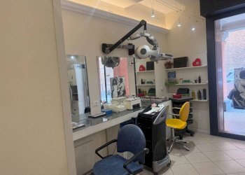 Interno non residenziale - Negozio via Collegio di Spagna, Bologna (zona Costa Saragozza) - foto 2