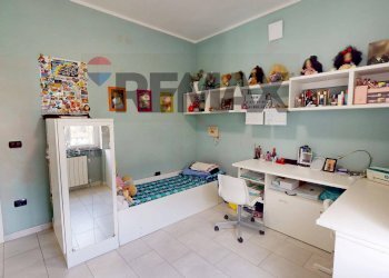 Camera / camera da letto - Three-room apartment passo del solco, Avegno - photo 18