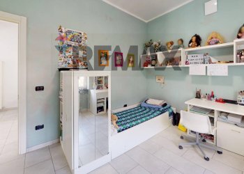Camera / camera da letto - Three-room apartment passo del solco, Avegno - photo 23
