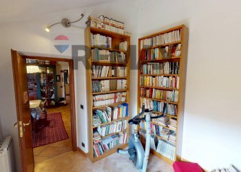 Camera / camera da letto - Quadrilocale Salita Ronco
 
28A, Genova - foto 20