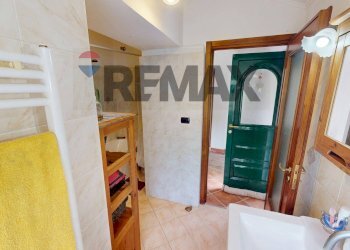 Bagno - Quadrilocale Salita Ronco
 
28A, Genova - foto 25