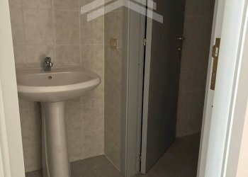 Foto 7 - Locale Commerciale Via Principe di Piemonte
 
131, Campobasso - foto 7