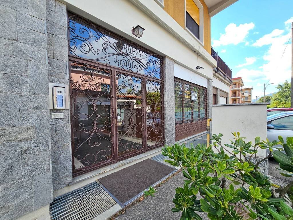 Altro - Negozio via Fratelli Rosselli, 1, Varese (zona Bobbiate) - foto 1