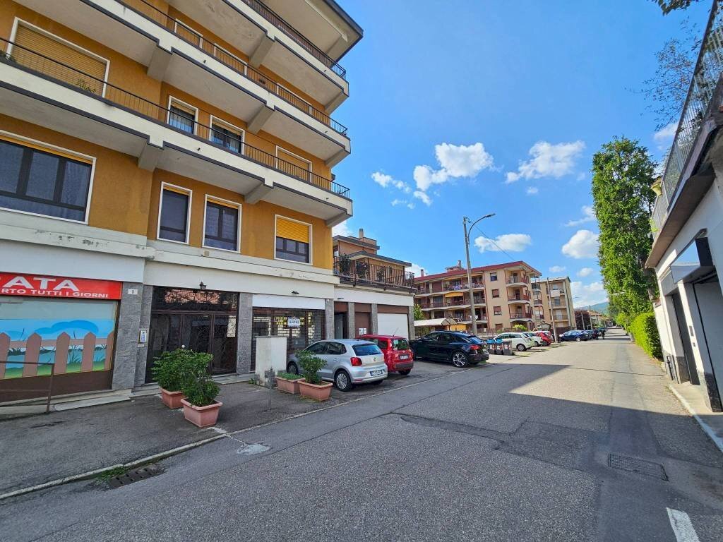 Zona - Negozio via Fratelli Rosselli, 1, Varese (zona Bobbiate) - foto 2
