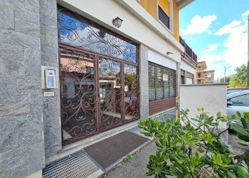 Altro - Negozio via Fratelli Rosselli, 1, Varese (zona Bobbiate) - foto 1