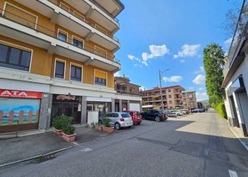 Zona - Negozio via Fratelli Rosselli, 1, Varese (zona Bobbiate) - foto 2