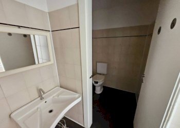 Bagno - Negozio via Fratelli Rosselli, 1, Varese (zona Bobbiate) - foto 8