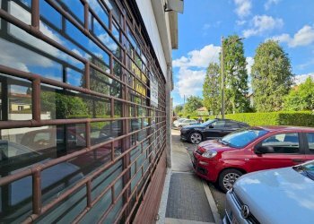 Ingresso - Negozio via Fratelli Rosselli, 1, Varese (zona Bobbiate) - foto 12