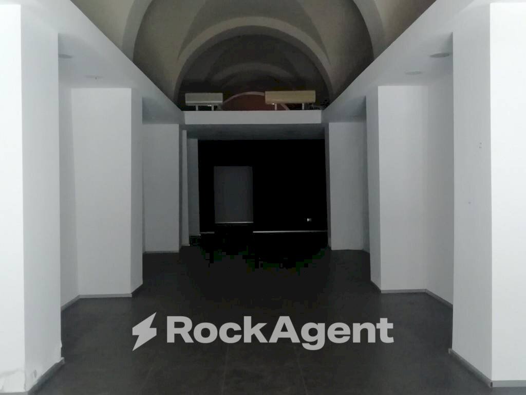 Magazzino - Negozio viale della Libertà, 145, Catania - foto 3