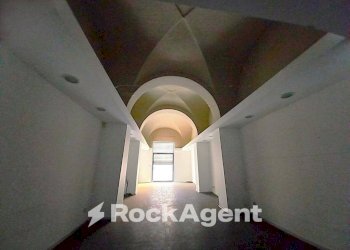 Interno palazzo - Negozio viale della Libertà, 145, Catania - foto 1