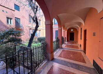 parti comuni - Appartamento via Del Monte, Bologna (zona Centro Storico) - foto 1