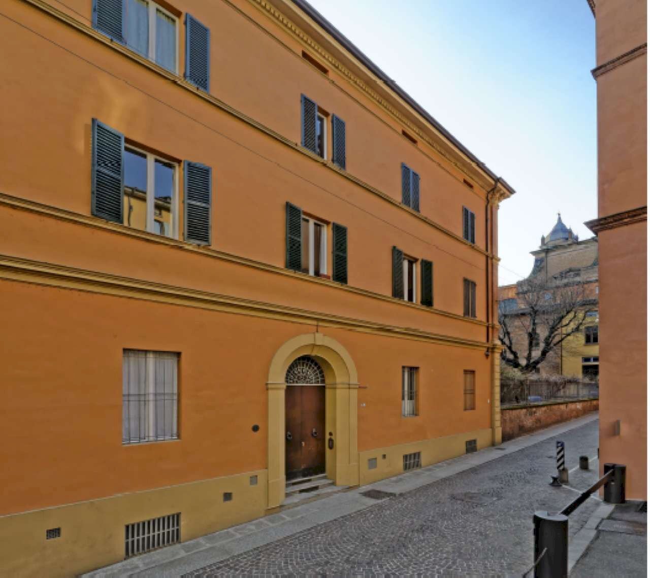 facciata - Bilocale via Donzelle, Bologna (zona Centro Storico) - foto 2