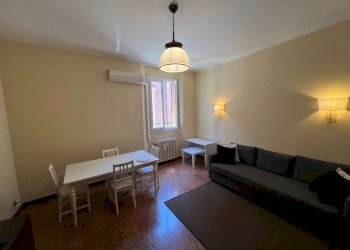 soggiorno - Bilocale via Donzelle, Bologna (zona Centro Storico) - foto 5