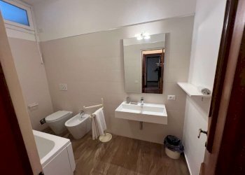 bagno con vasca - Bilocale via Donzelle, Bologna (zona Centro Storico) - foto 20