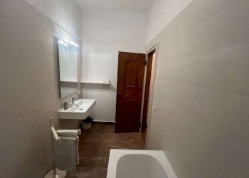 bagno con vasca - Bilocale via Donzelle, Bologna (zona Centro Storico) - foto 21