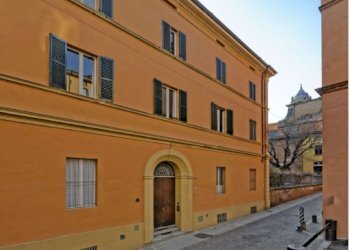 facciata - Bilocale via Donzelle, Bologna (zona Centro Storico) - foto 2