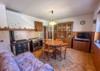 SALA DA PRANZO - Villa Via Zompicco 20, Santa Maria La Longa - foto 5