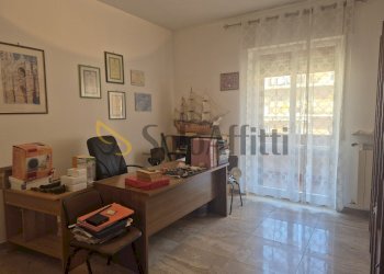 Terza camera - Four-room apartment Via Raffaele Malagrida, Pescara - photo 8