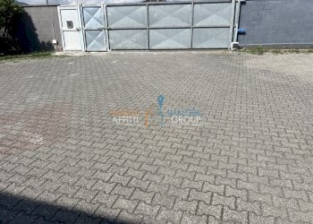 IMG_6570.jpeg - Shed Via Provinciale Avenza-Massa 194, hamlet Avenza, Carrara - photo 2