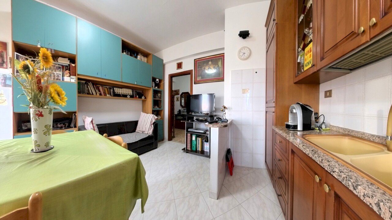 cucina - Trilocale Via Giampaolo Menichetti, Livorno - foto 2