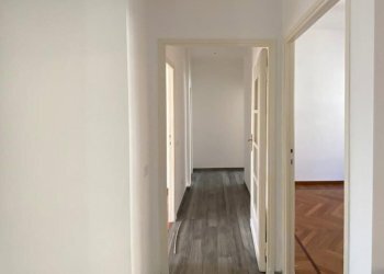 PHOTO-2026-04-24-10-48-335.jpg - Two-room apartment Via Vincenzo Bellini, Firenze (neighborhood Santa Maria Novella) - photo 4