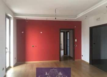 PHOTO-2026-04-24-10-48-3344.jpg - Two-room apartment Via Vincenzo Bellini, Firenze (neighborhood Santa Maria Novella) - photo 7