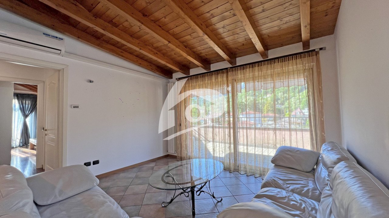 soggiorno - Three-room apartment Via Giuseppe Garibaldi 30, Cittiglio - photo 2