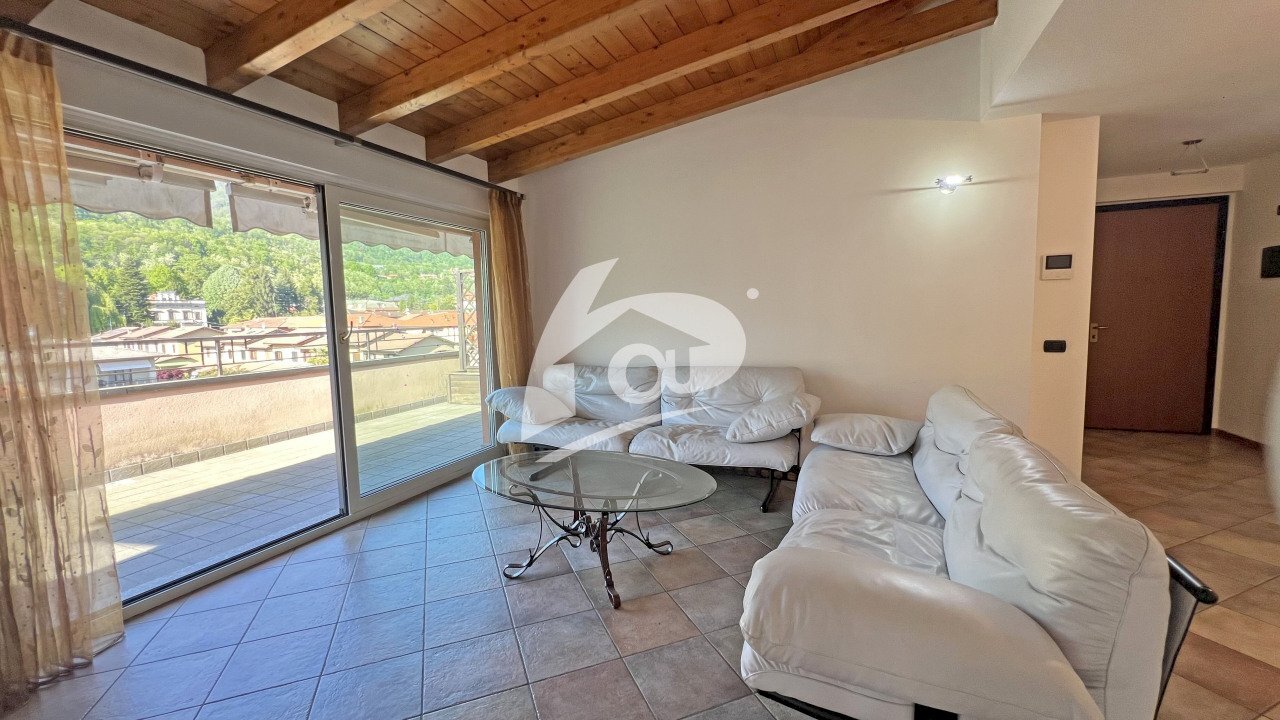 soggiorno - Three-room apartment Via Giuseppe Garibaldi 30, Cittiglio - photo 2