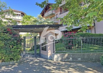 ingresso pedonale - Three-room apartment Via Giuseppe Garibaldi 30, Cittiglio - photo 1