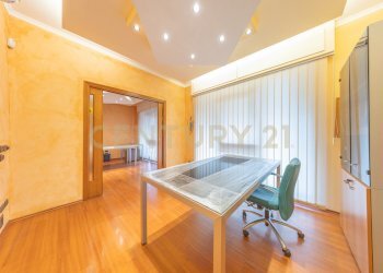 Vetrina.jpg - Ufficio Via Claudio Villa 81, Roma - foto 1