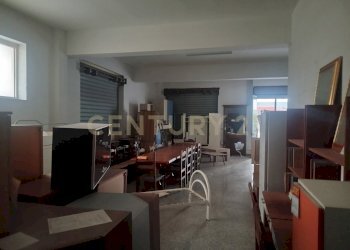 IMG_20260415_182316856_HDR.jpg - Locale Commerciale piazza libertà, Messina - foto 4