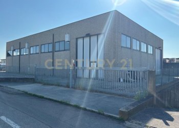 esterno 3 - Locale Commerciale Via Caduti sul Lavoro 23, Isola della Scala - foto 2