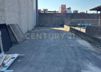 piazzale esterno 1 - Locale Commerciale Via Caduti sul Lavoro 23, Isola della Scala - foto 7