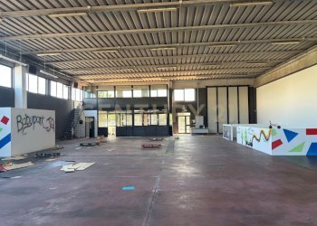 foto interne 1 - Locale Commerciale Via Caduti sul Lavoro 23, Isola della Scala - foto 13