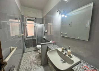 5.1 bagno.jpg - Appartamento VIA GIACOMO PUCCINI 17A, Genova (zona Sestri Ponente) - foto 16