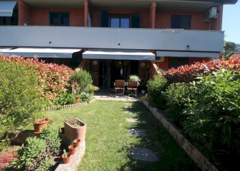 Giardino di proprietà - Terraced Villa Via Somaini 3, San Fermo della Battaglia - photo 1