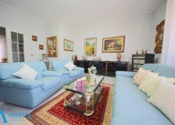 soggiorno - Appartamento Via Lago Trasimeno 27, Taranto - foto 4