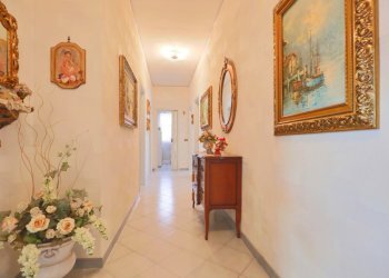 corridoio - Appartamento Via Lago Trasimeno 27, Taranto - foto 14