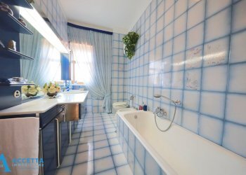 bagno - Appartamento Via Lago Trasimeno 27, Taranto - foto 17