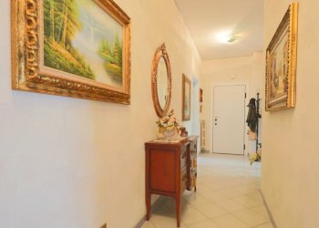 corridoio - Appartamento Via Lago Trasimeno 27, Taranto - foto 22