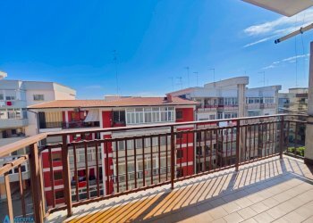 balcone - Appartamento Via Lago Trasimeno 27, Taranto - foto 23